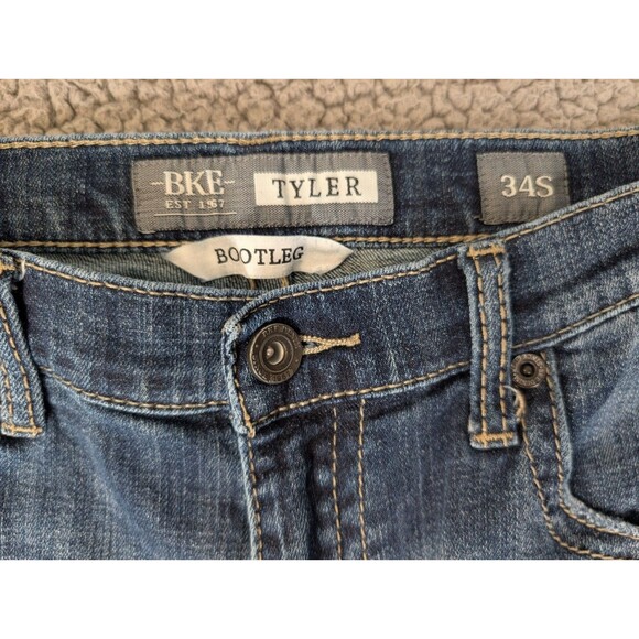 Buckle BKE Tyler Bootleg Cut Jeans Womens Size 34S Blue Country Western - Picture 2 of 10